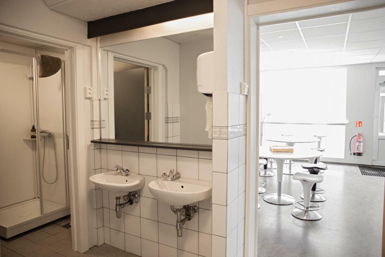 Puffin Nest Capsule Hostel Вестманнаэйяр Экстерьер фото